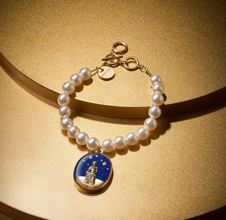 사유의 방 비즈 참 / 스타벅스&nbsp;